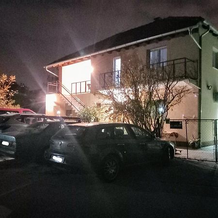 Rm Castell Apartments Нови Сад Екстериор снимка